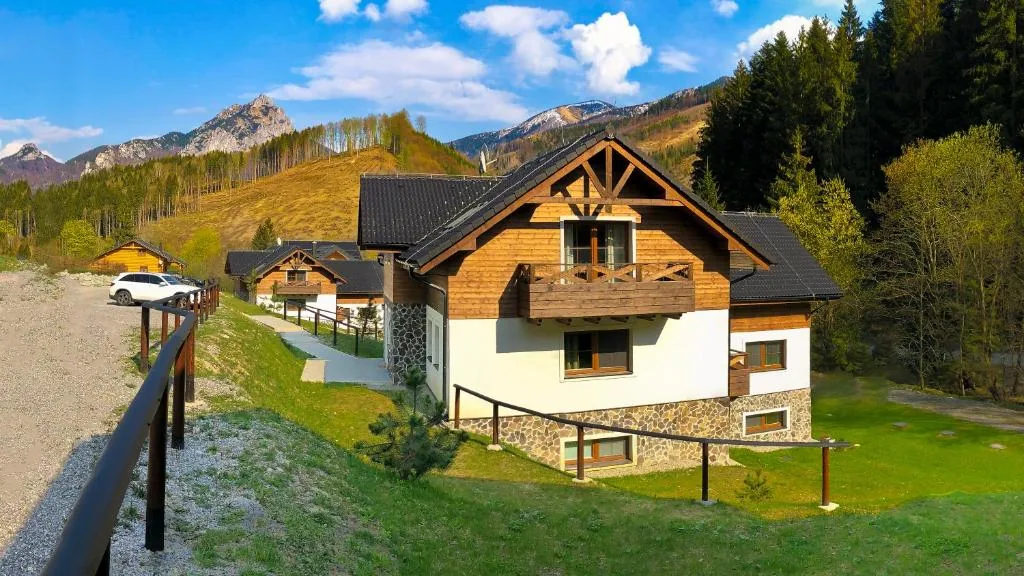 Apartmánový dom vo Vrátnej doline pod vrcholmi Malej Fatry